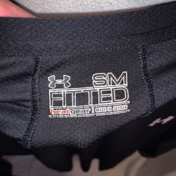 Under Armour heat gear tee - Picture 2 of 3